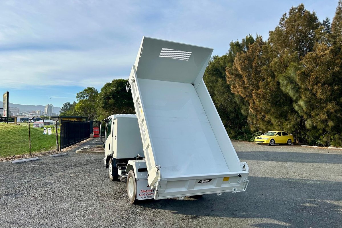 2026 Isuzu N Series NMR 65/45-150 DT D28 Tipper image 14