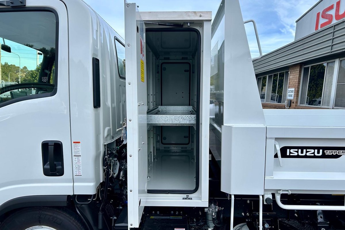 2026 Isuzu N Series NMR 65/45-150 DT D28 Tipper image 21