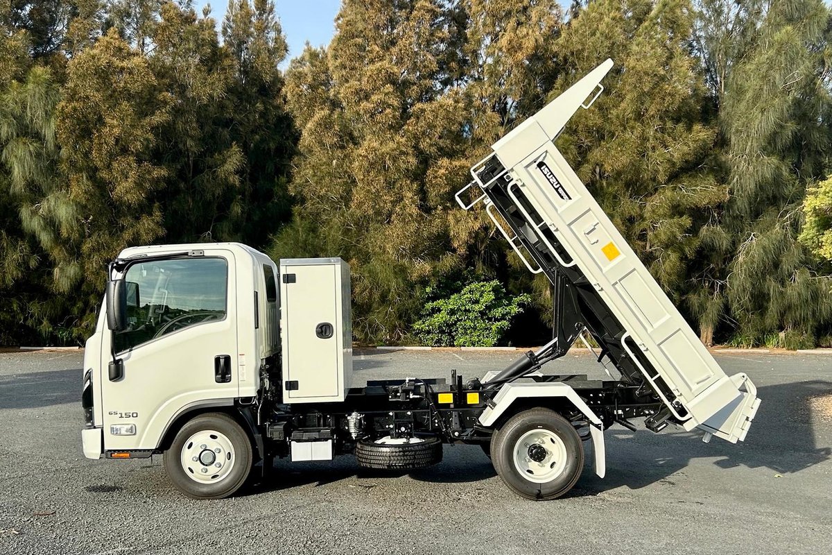 2026 Isuzu N Series NMR 65/45-150 DT D28 Tipper image 13