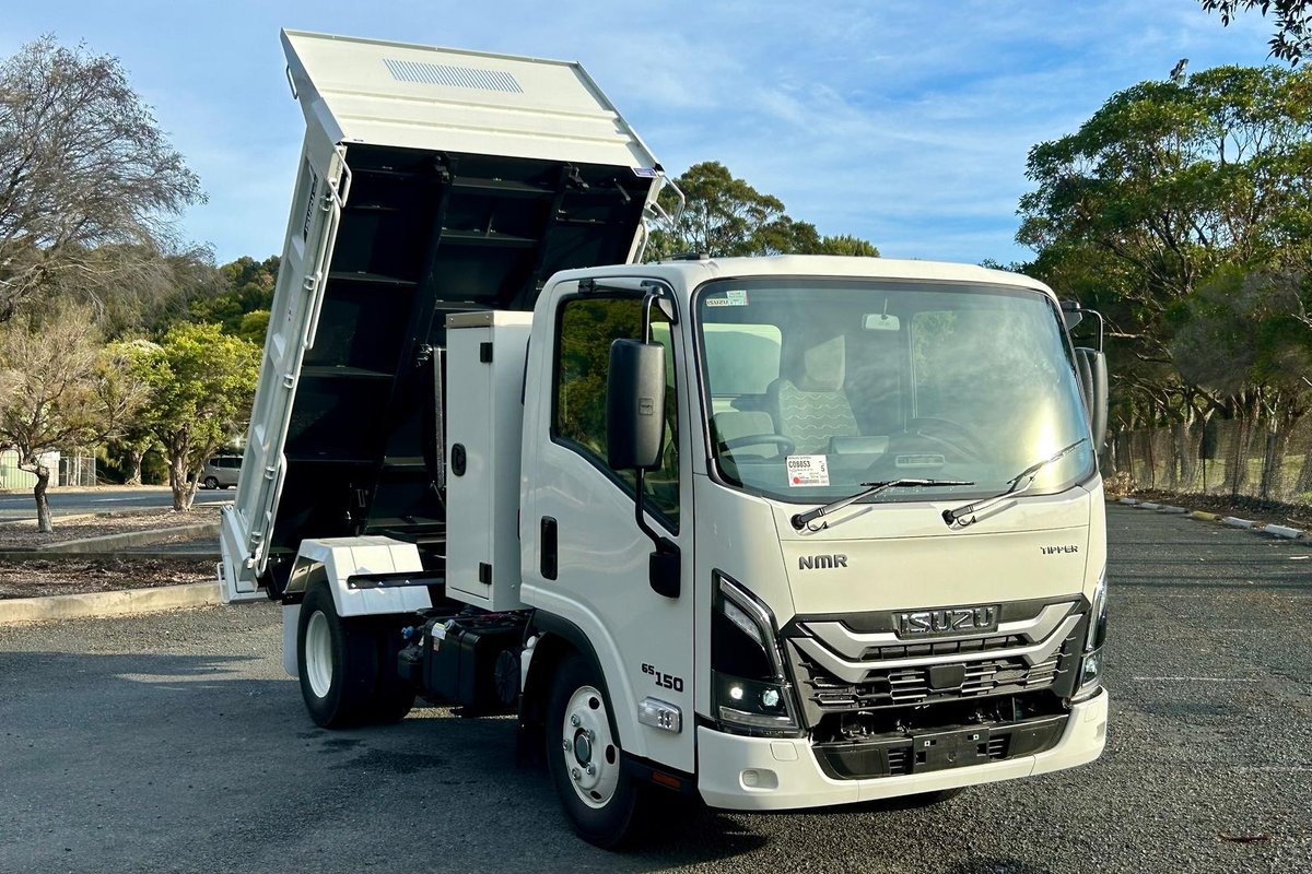 2026 Isuzu N Series NMR 65/45-150 DT D28 Tipper image 19