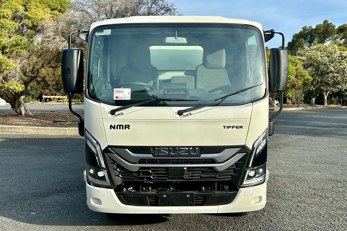 2026 Isuzu N Series NMR 65/45-150 DT D28 Tipper image 9