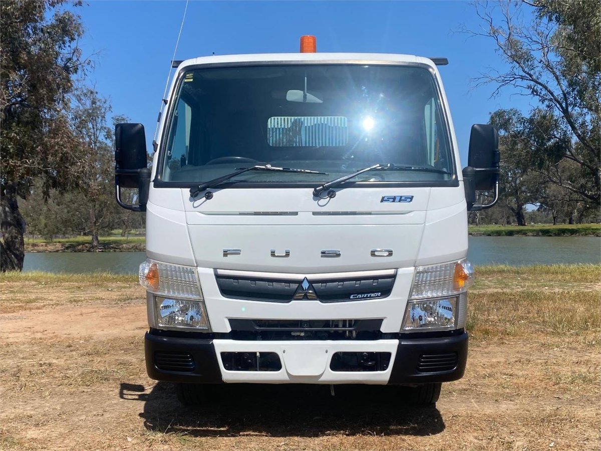 2017 Mitsubishi Canter image 13