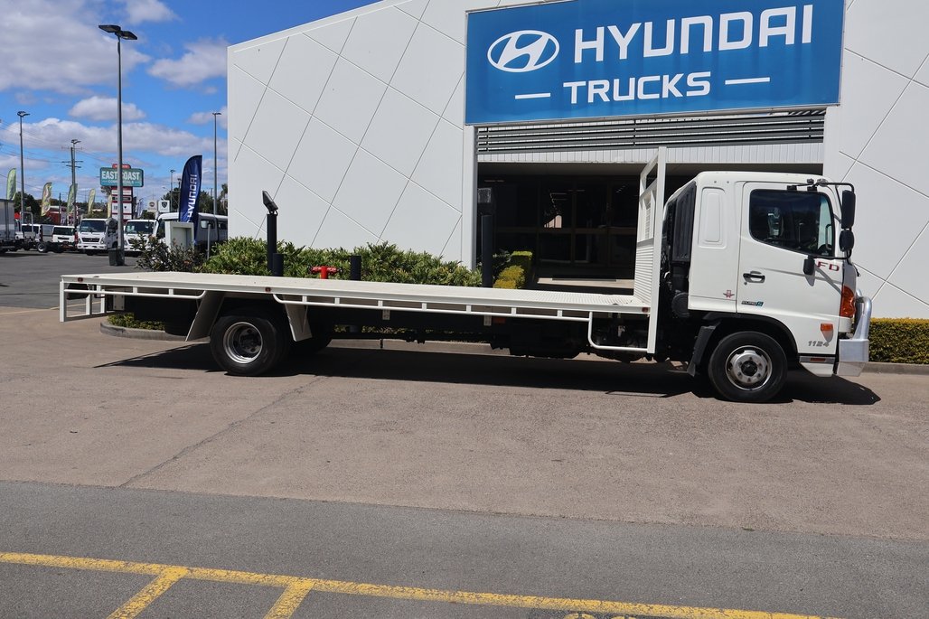 2016 HINO FD 1124 image 12