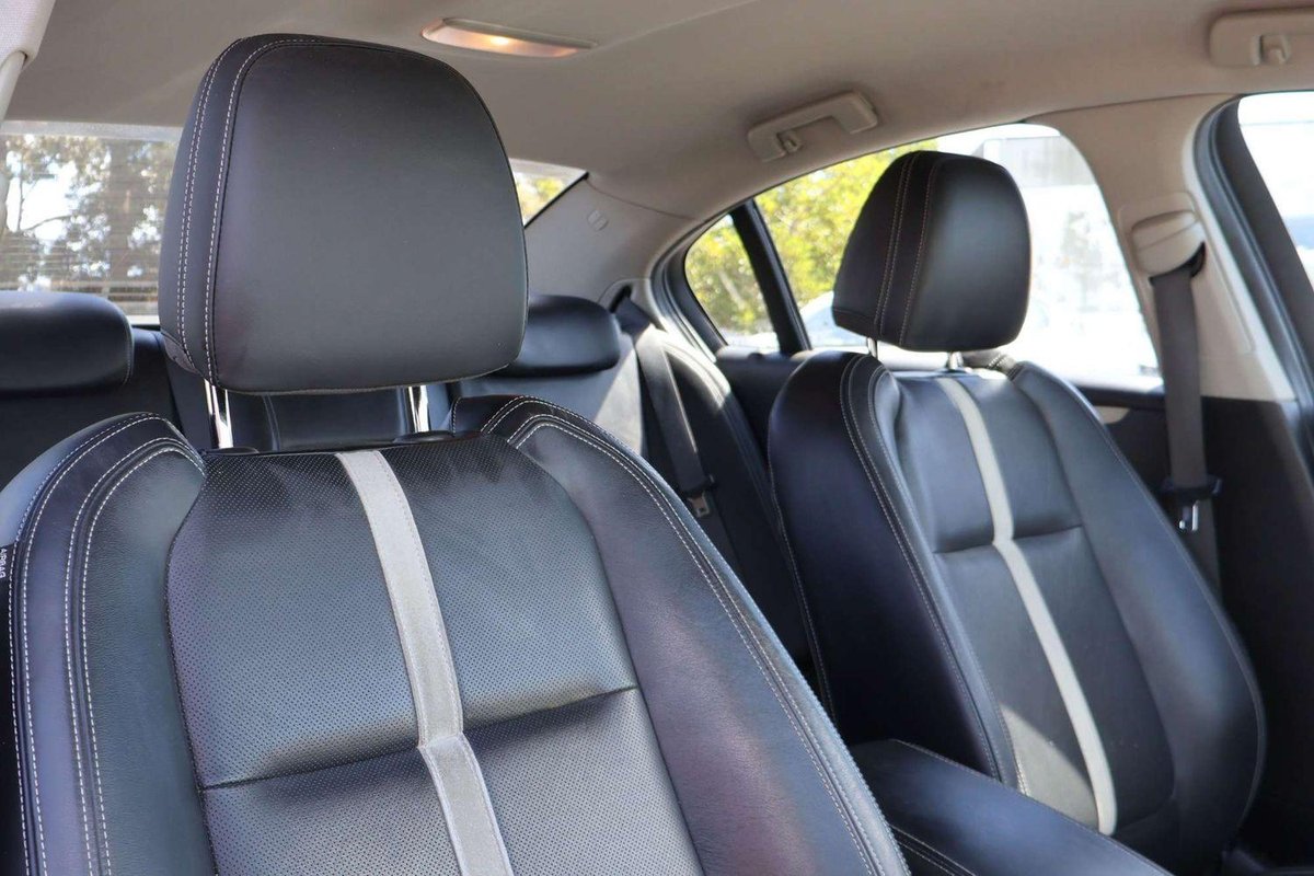 2013 Holden Calais VF MY14 image 11