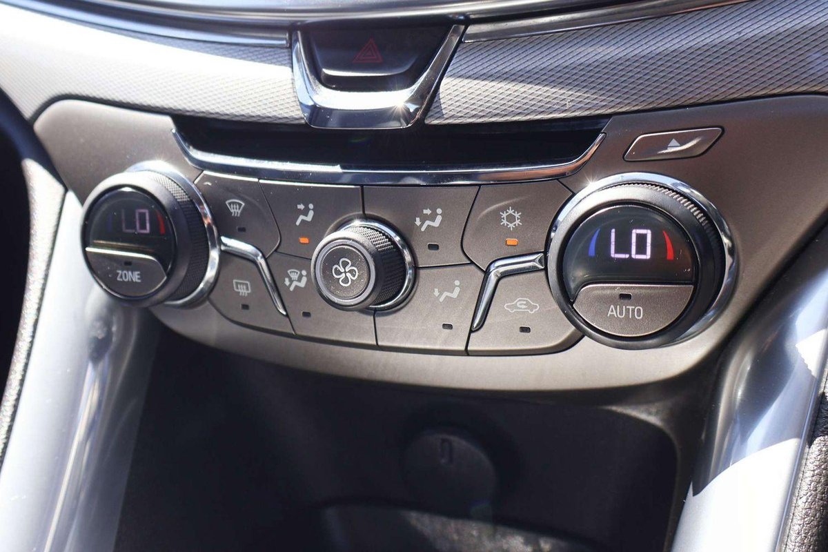 2013 Holden Calais VF MY14 image 14