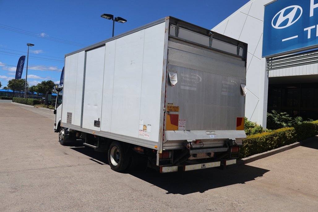 2017 ISUZU NPR 75-190 image 12