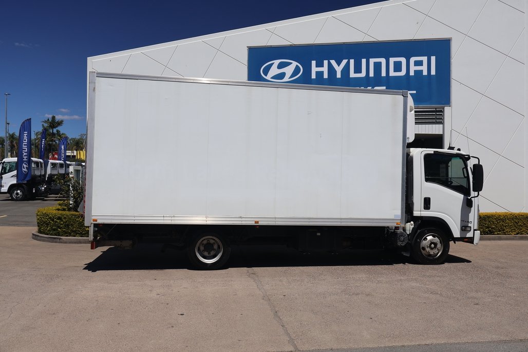 2017 ISUZU NPR 75-190 image 7