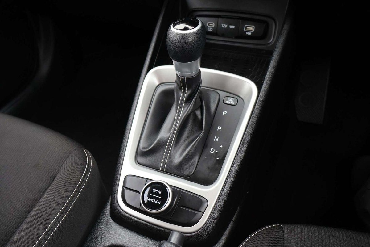 2025 Hyundai Venue QX.V5 MY25 image 2