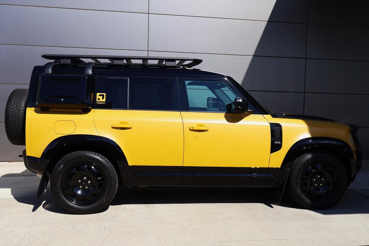 2025 Land Rover Defender 110 D350 Trophy Edition Deep Sandglow L663 MY26 AWD image 7