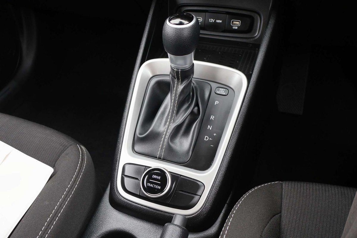 2025 Hyundai Venue QX.V5 MY25 image 2