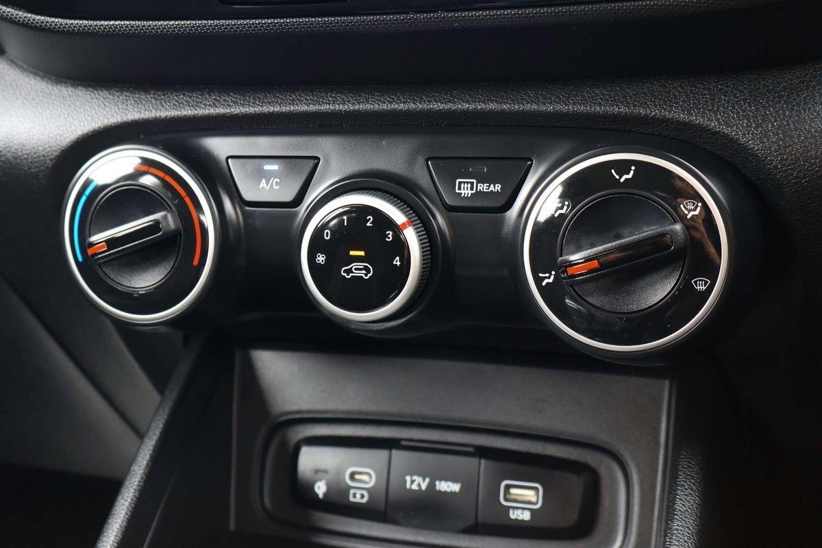 2025 Hyundai Venue QX.V5 MY25 image 14