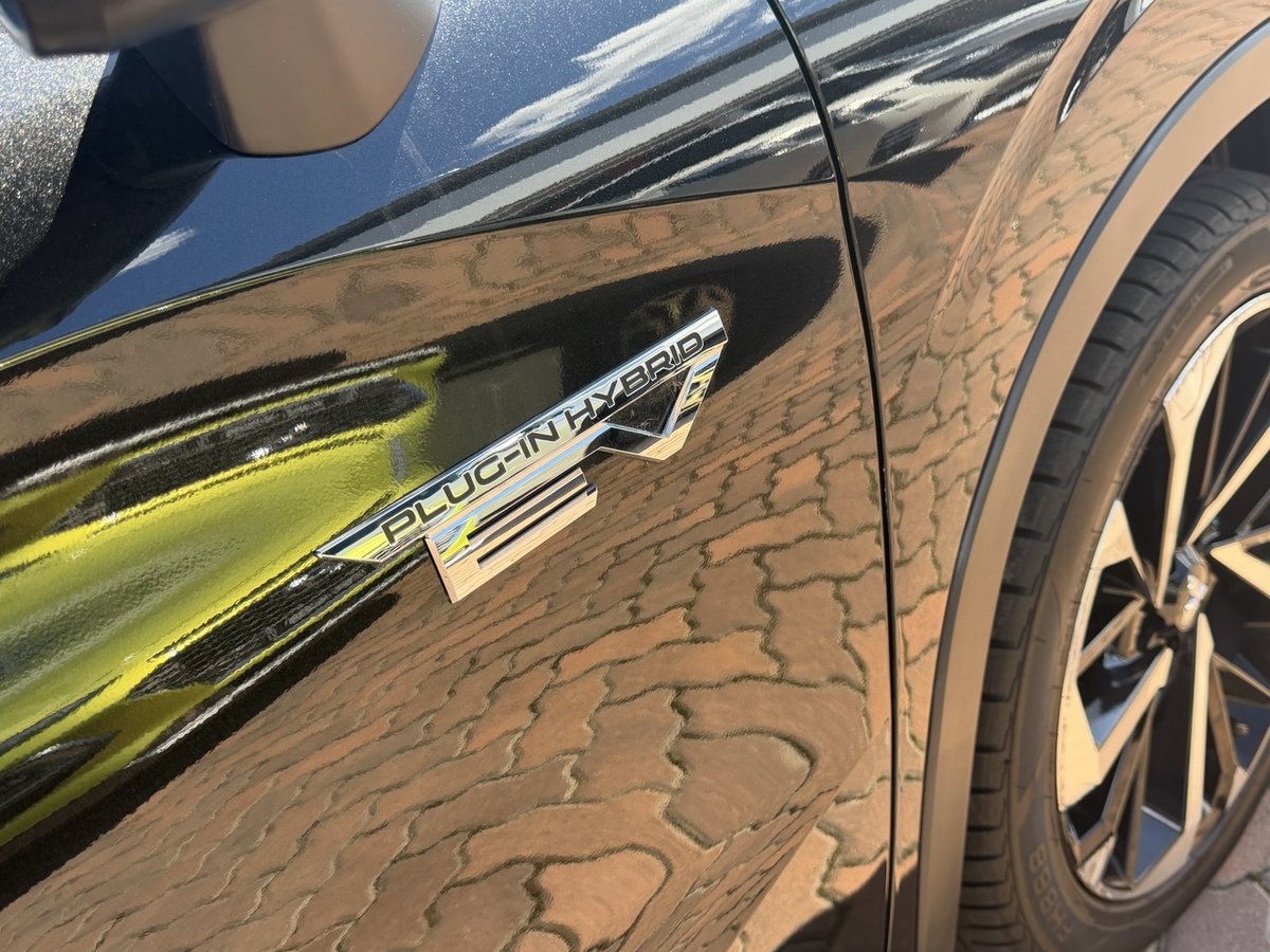 2024 Mitsubishi Outlander PHEV Exceed ZM MY24 AWD image 11