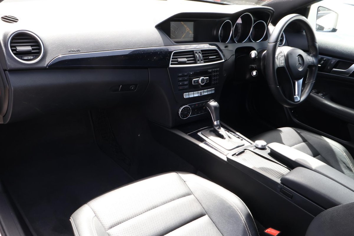2013 Mercedes-Benz C-Class C180 C204 MY13 image 17