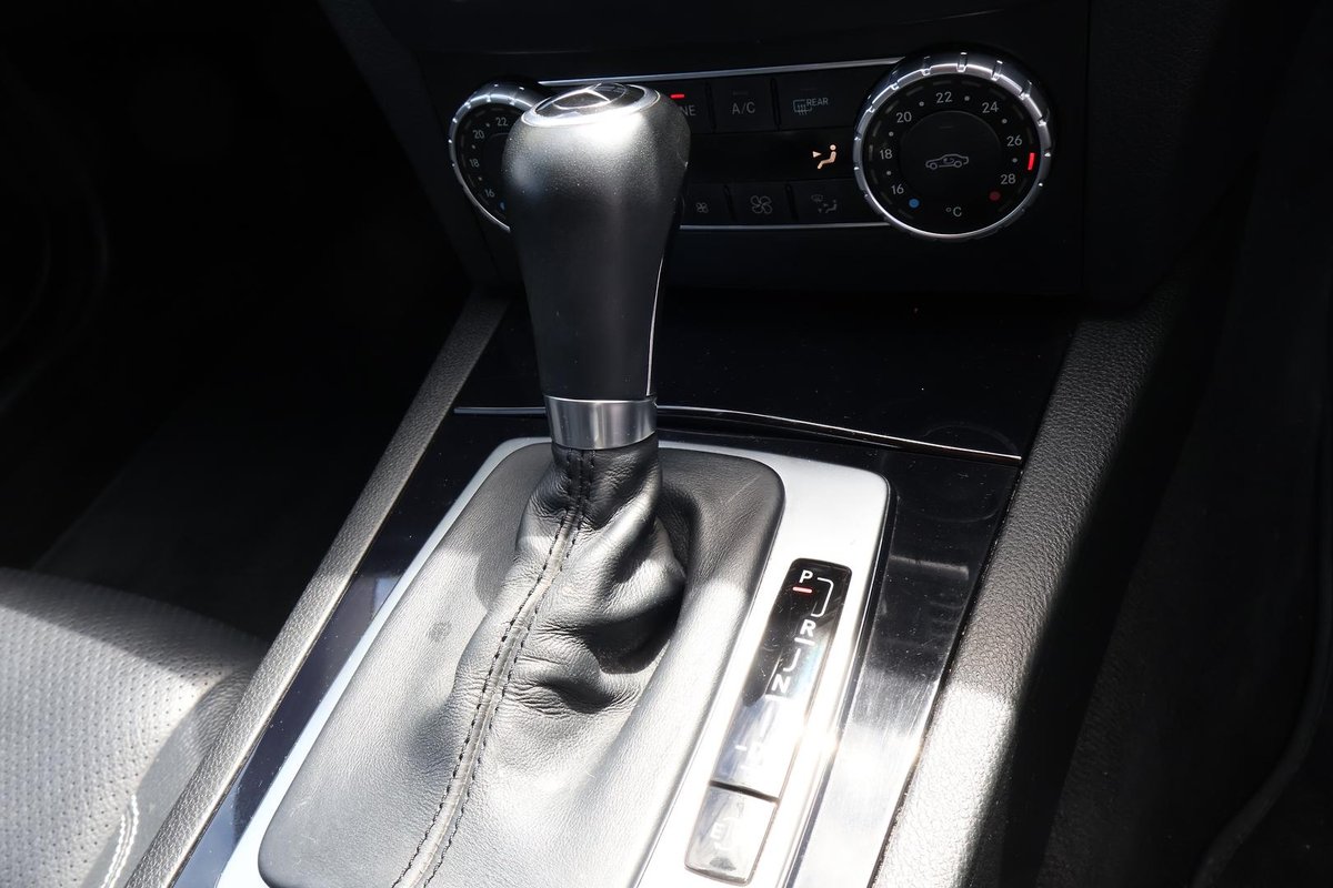 2013 Mercedes-Benz C-Class C180 C204 MY13 image 22