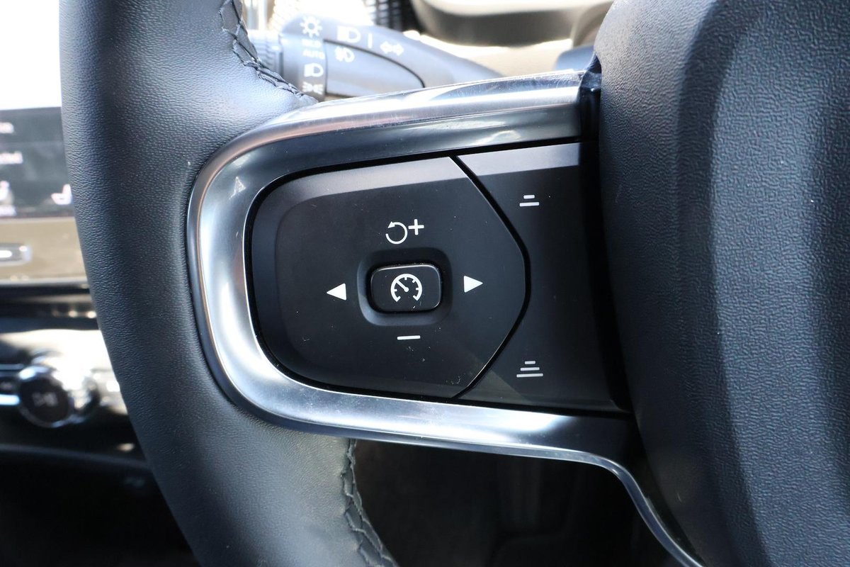 2022 Volvo XC40 T5 R-Design MY22 AWD image 11