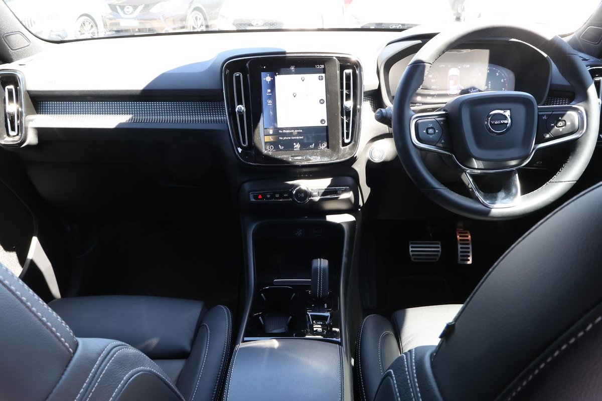 2022 Volvo XC40 T5 R-Design MY22 AWD image 9