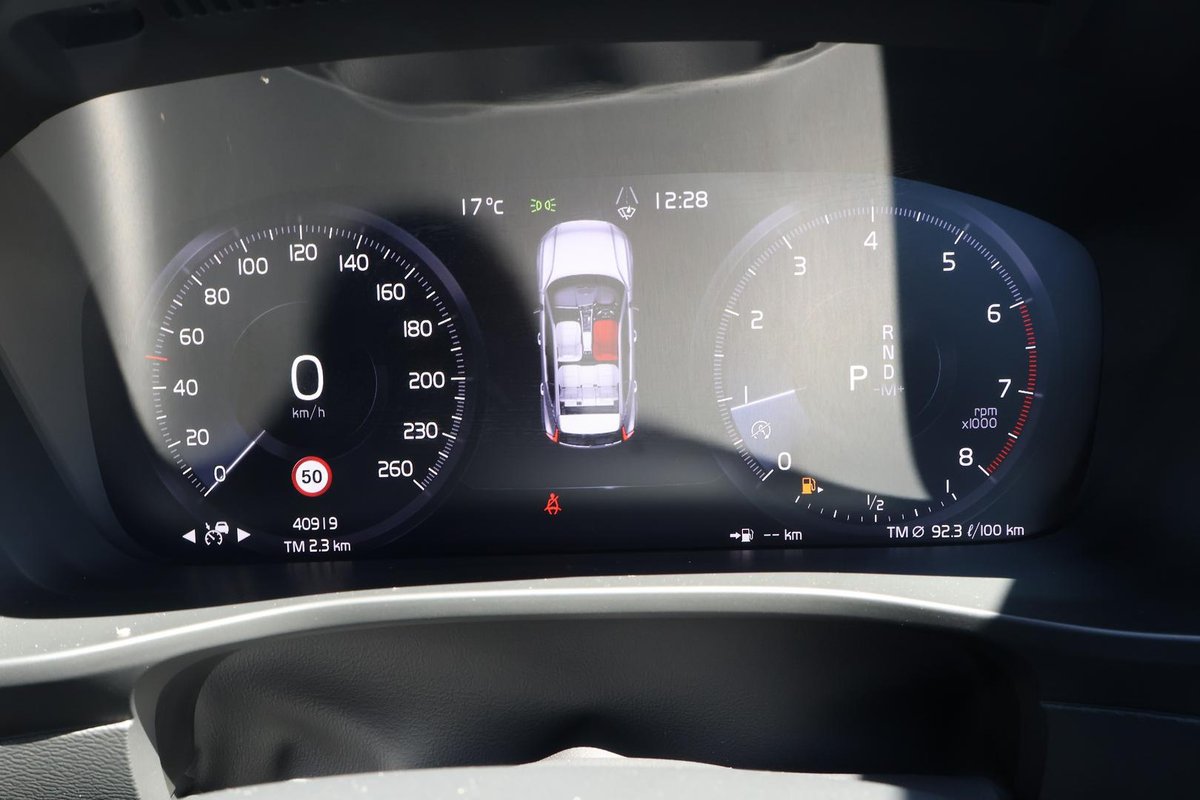 2022 Volvo XC40 T5 R-Design MY22 AWD image 13