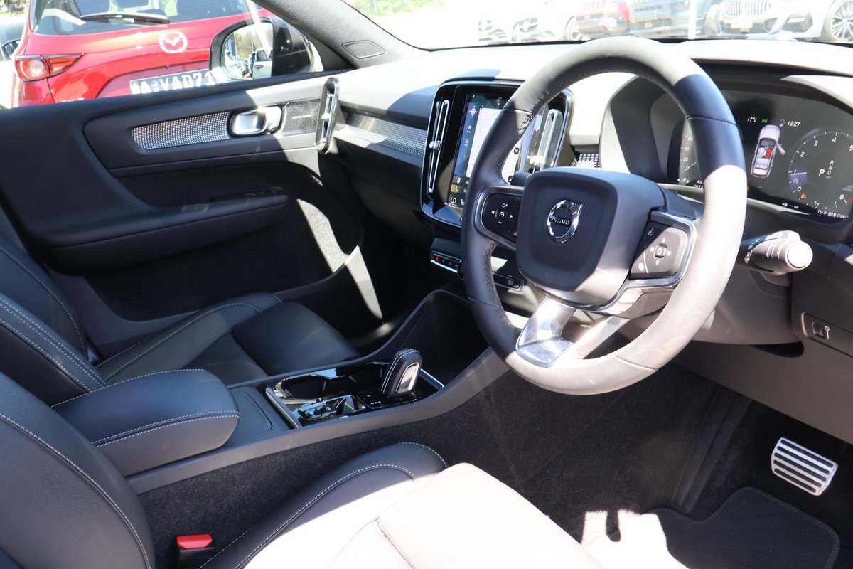 2022 Volvo XC40 T5 R-Design MY22 AWD image 7