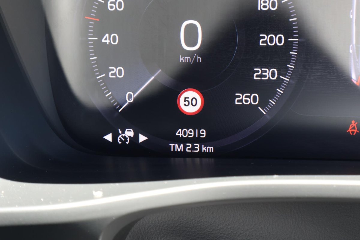 2022 Volvo XC40 T5 R-Design MY22 AWD image 14