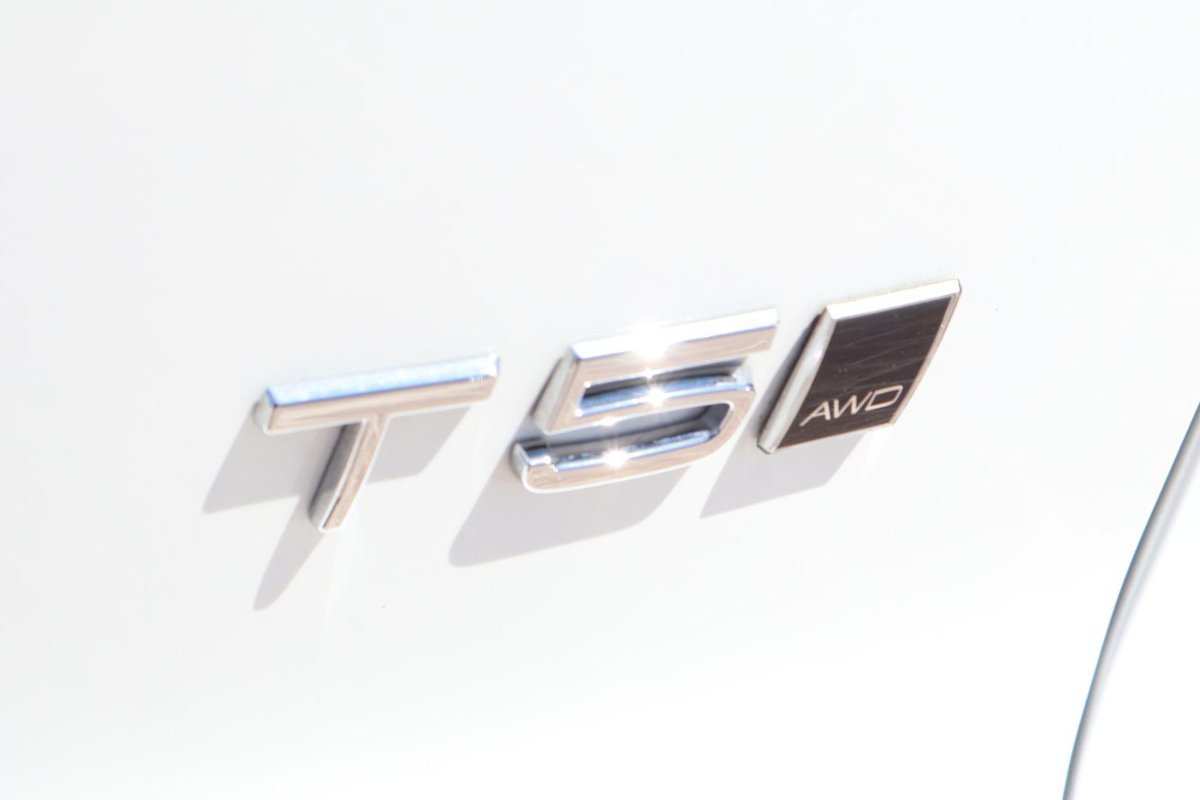 2022 Volvo XC40 T5 R-Design MY22 AWD image 36