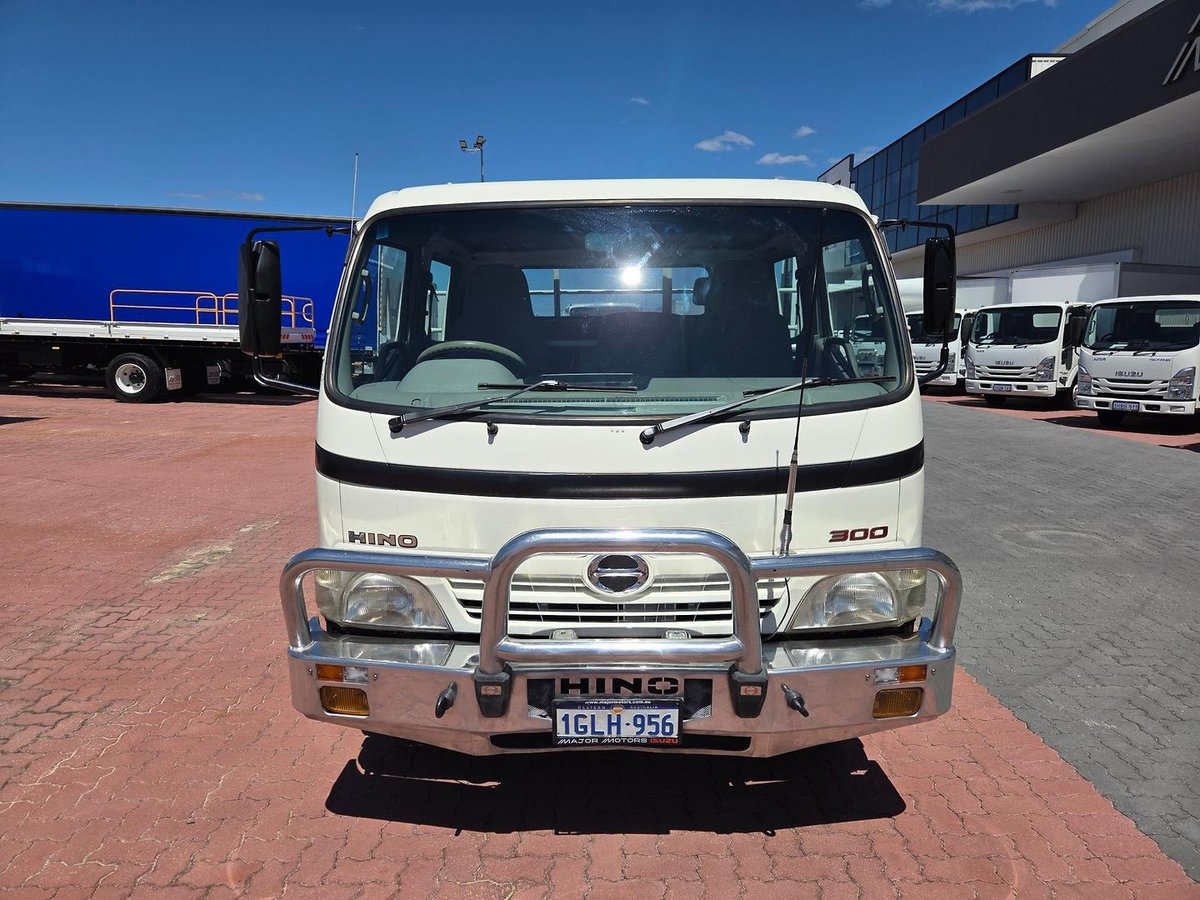 2007 Hino 816 - 300 Series 3.5 Ton Crew Cab Tray image 4