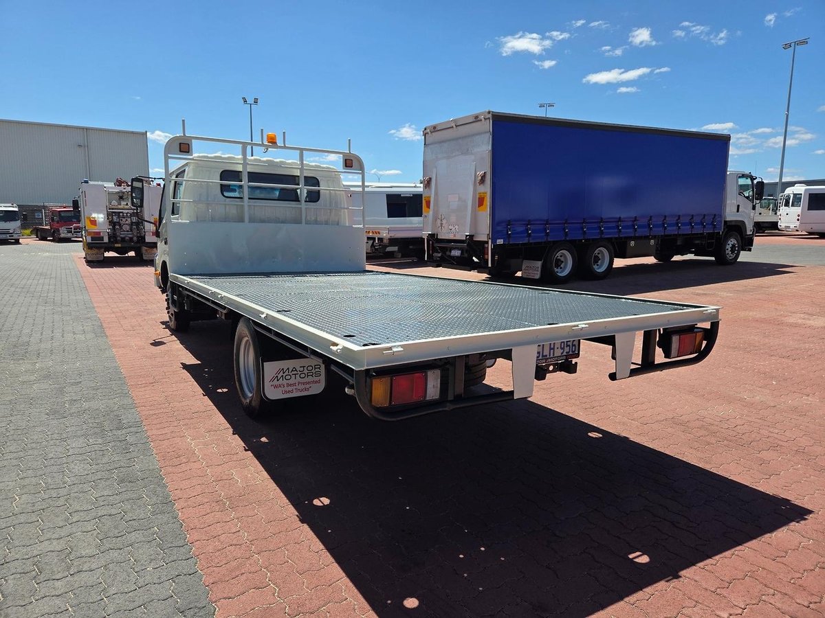 2007 Hino 816 - 300 Series 3.5 Ton Crew Cab Tray image 2