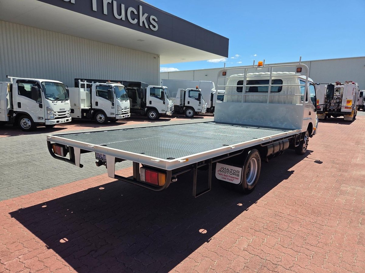 2007 Hino 816 - 300 Series 3.5 Ton Crew Cab Tray image 11