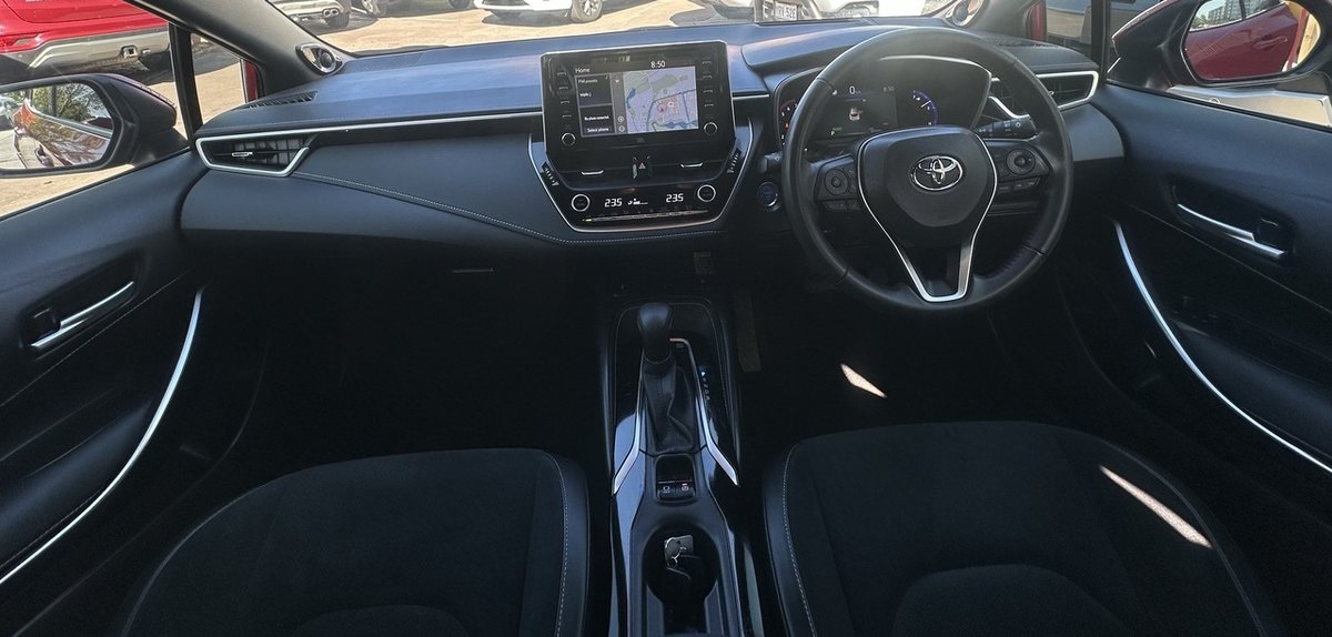 2022 Toyota Corolla ZR Hybrid ZWE211R image 14