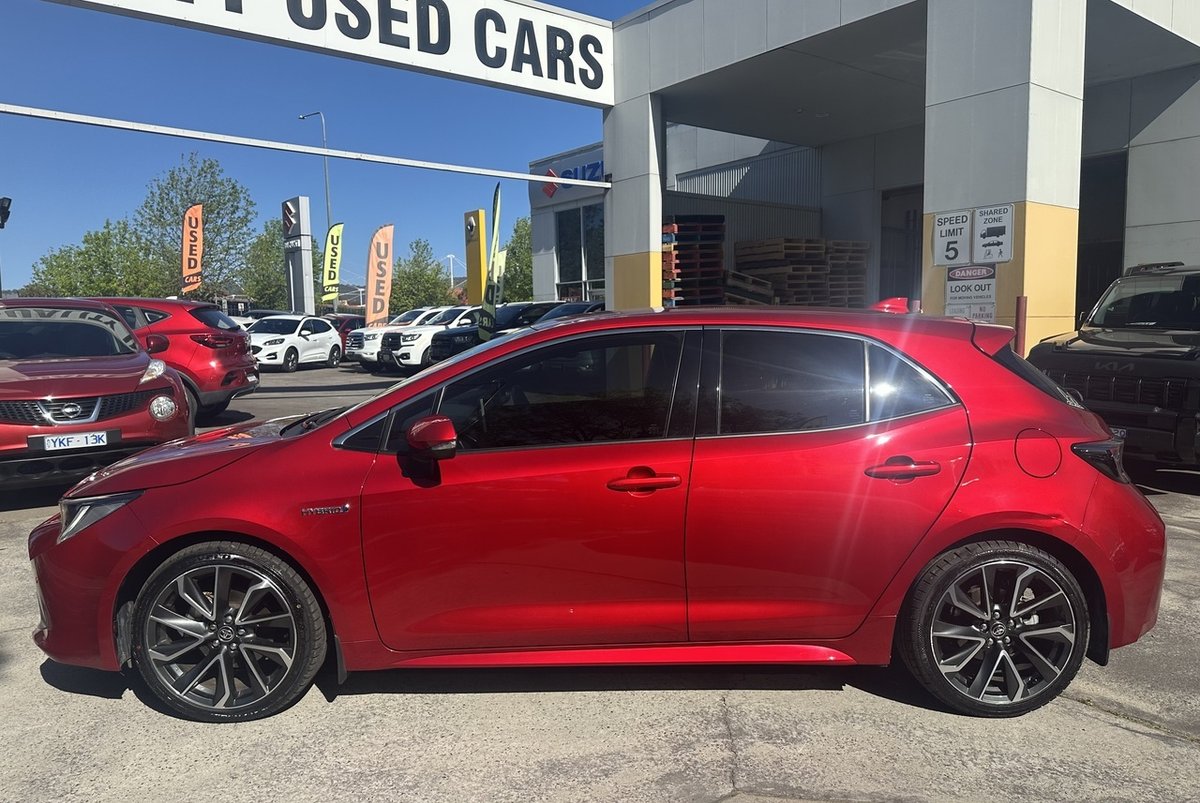 2022 Toyota Corolla ZR Hybrid ZWE211R image 9