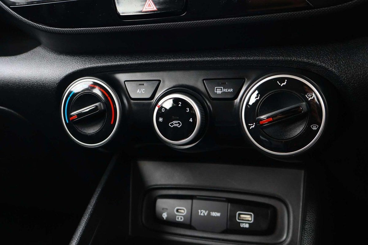 2025 Hyundai Venue QX.V5 MY25 image 14
