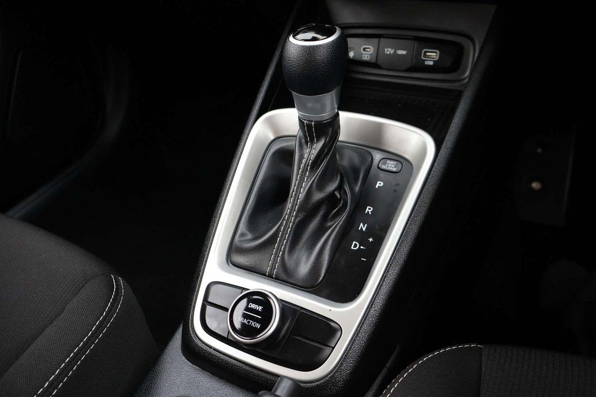 2025 Hyundai Venue QX.V5 MY25 image 2