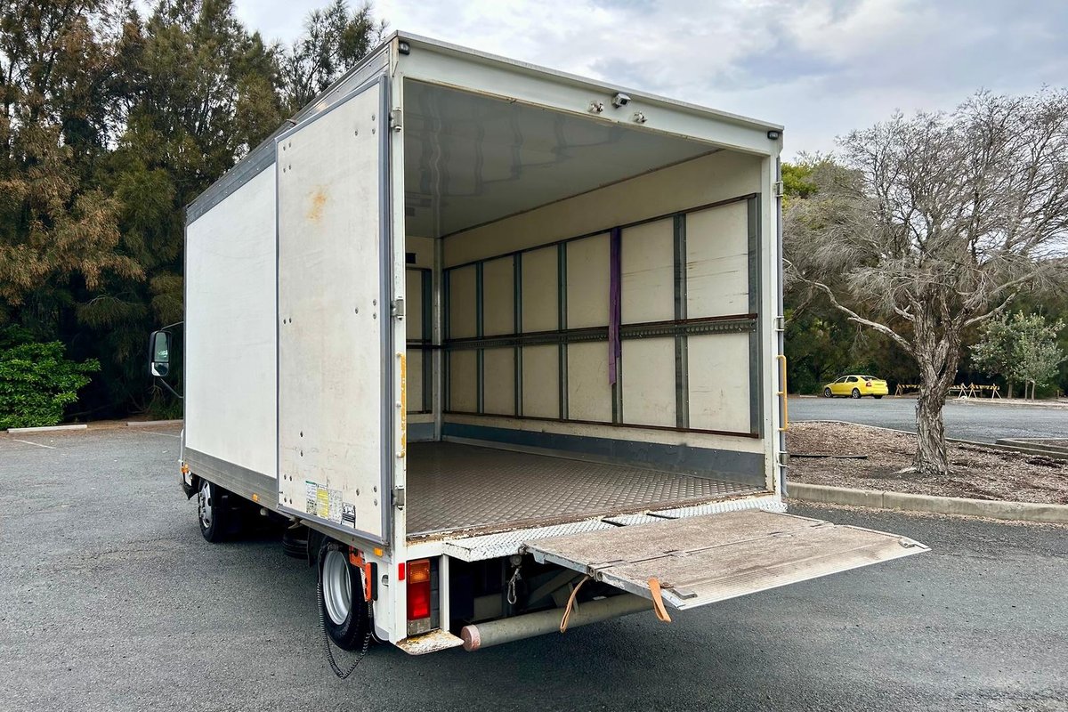 2019 Hino 300 Series 616 image 15