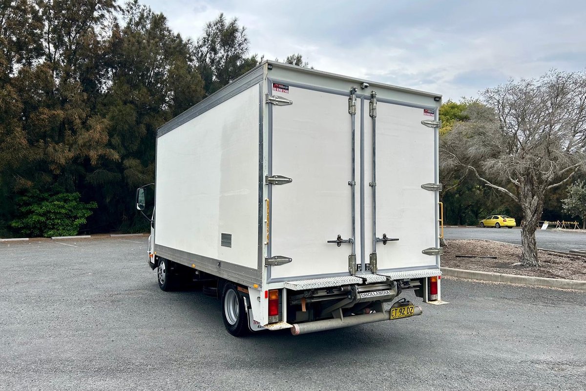 2019 Hino 300 Series 616 image 8