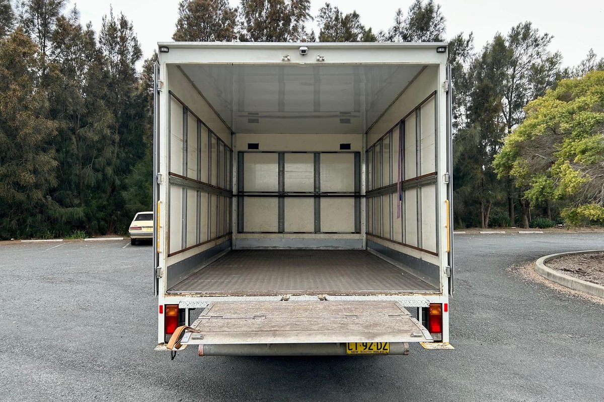 2019 Hino 300 Series 616 image 16