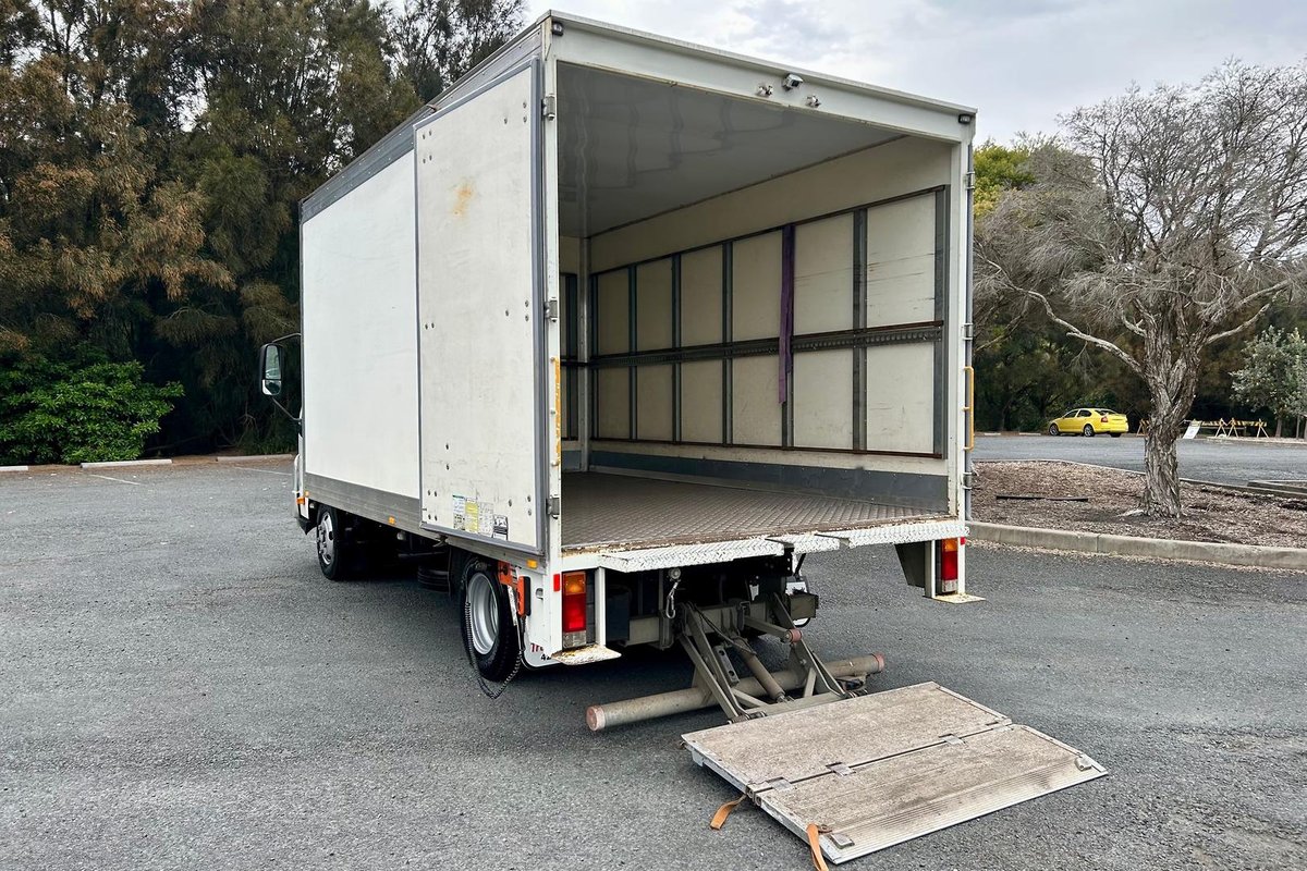 2019 Hino 300 Series 616 image 12