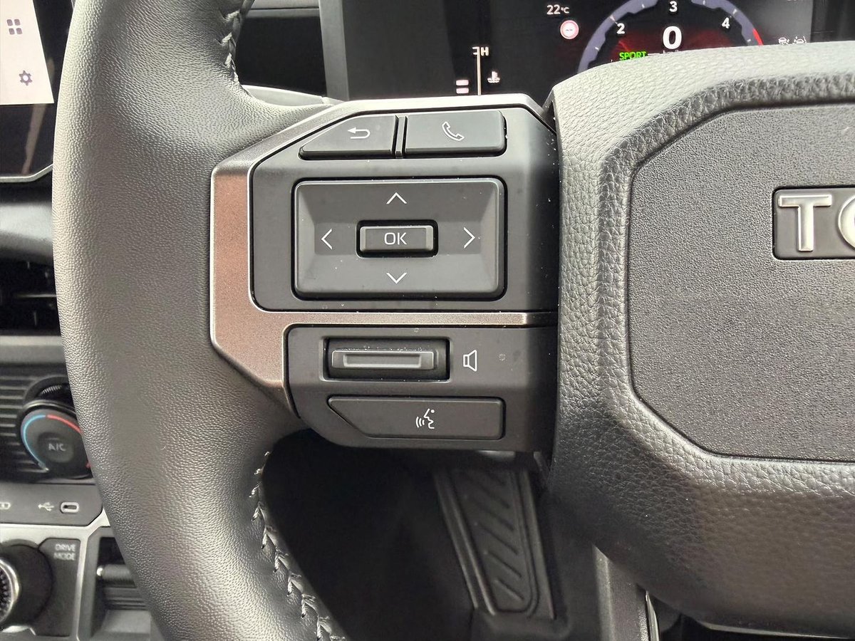 2025 Toyota Hilux SR 48V GUN227R 4X4 Dual Range image 15