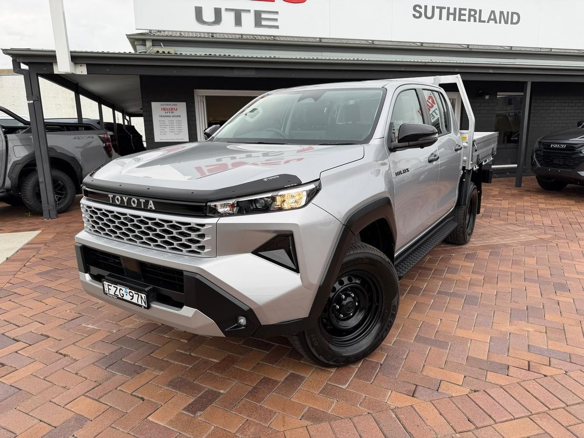 2025 Toyota Hilux SR 48V GUN227R 4X4 Dual Range