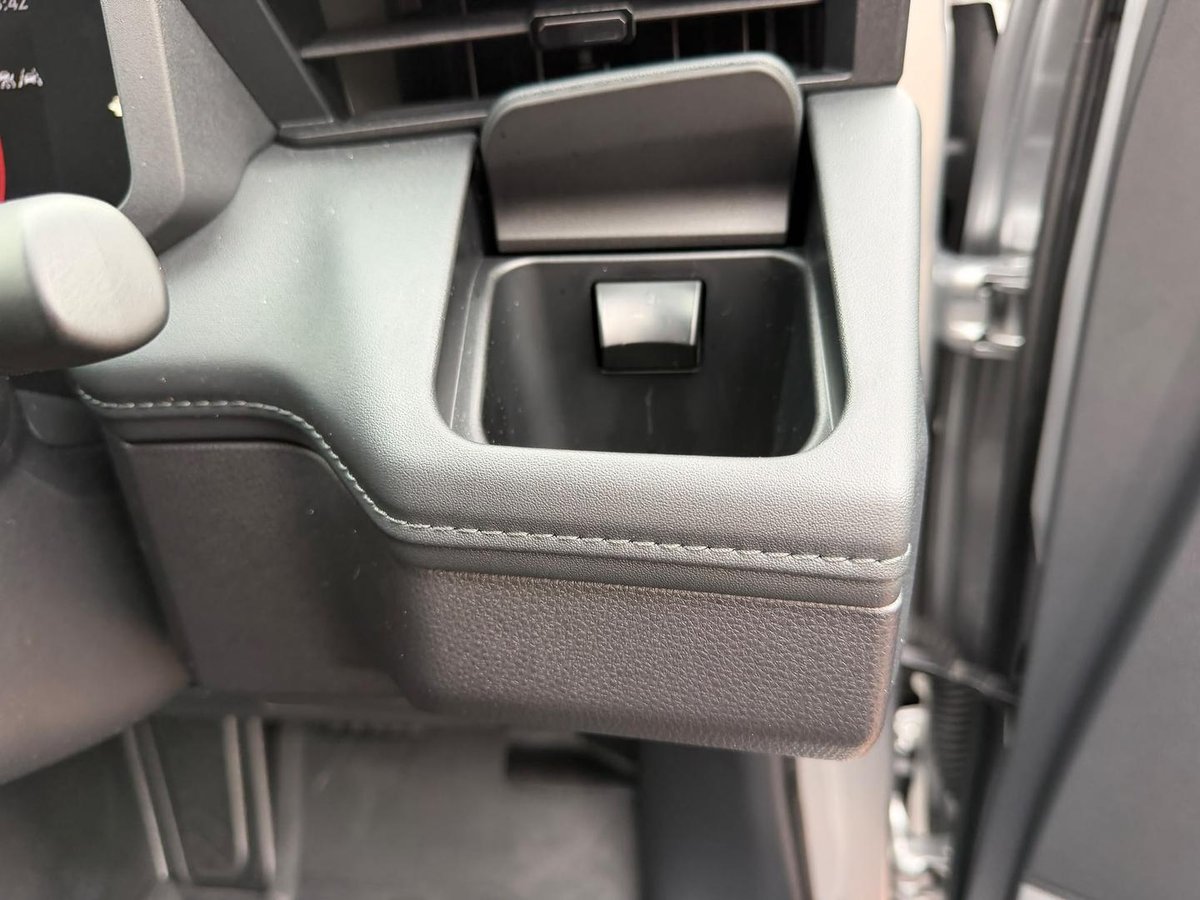 2025 Toyota Hilux SR 48V GUN227R 4X4 Dual Range image 19