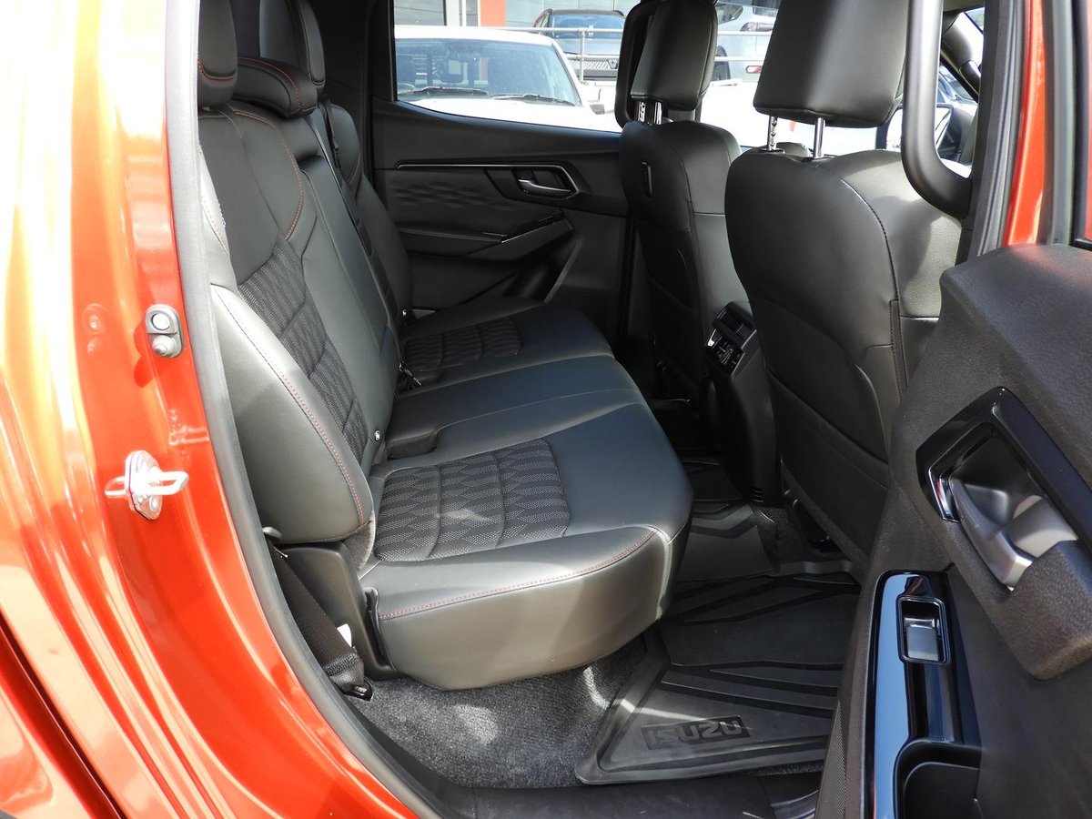2024 Isuzu D-MAX X-TERRAIN MY24 4X4 Dual Range image 11