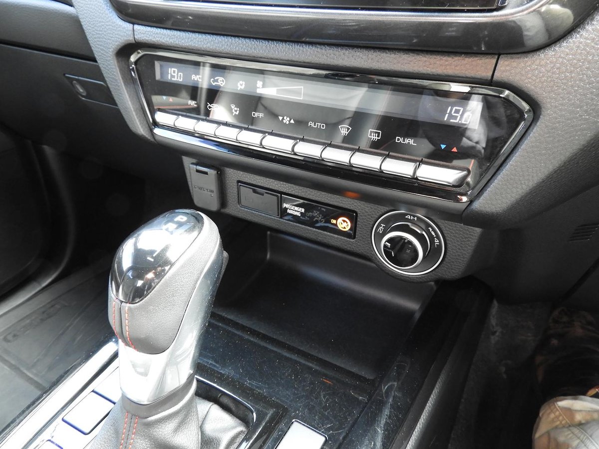 2024 Isuzu D-MAX X-TERRAIN MY24 4X4 Dual Range image 15
