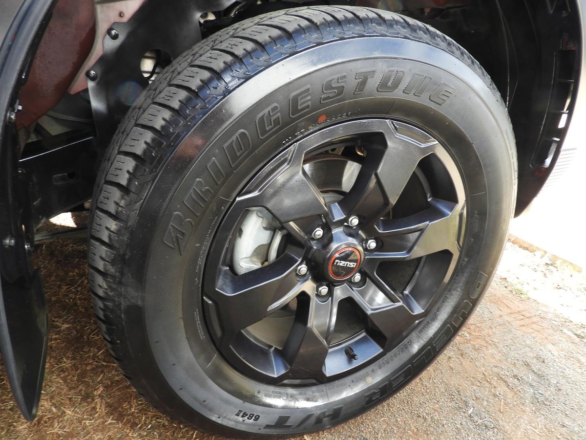 2024 Isuzu D-MAX X-TERRAIN MY24 4X4 Dual Range image 20