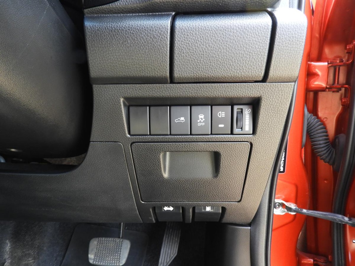 2024 Isuzu D-MAX X-TERRAIN MY24 4X4 Dual Range image 12
