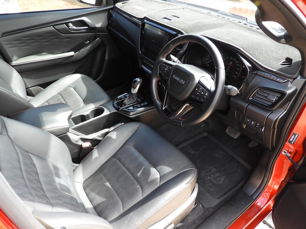 2024 Isuzu D-MAX X-TERRAIN MY24 4X4 Dual Range image 8