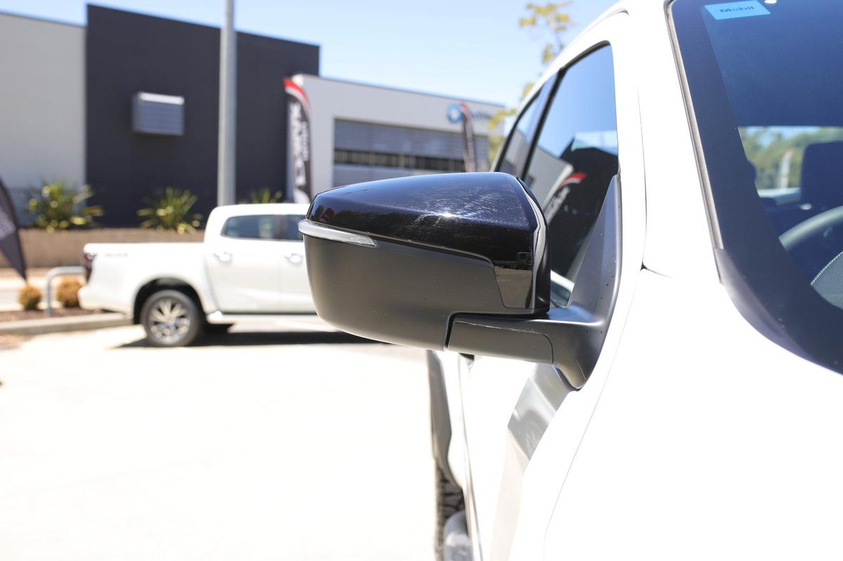 2025 Isuzu D-MAX BLADE MY25.5 4X4 Dual Range image 16