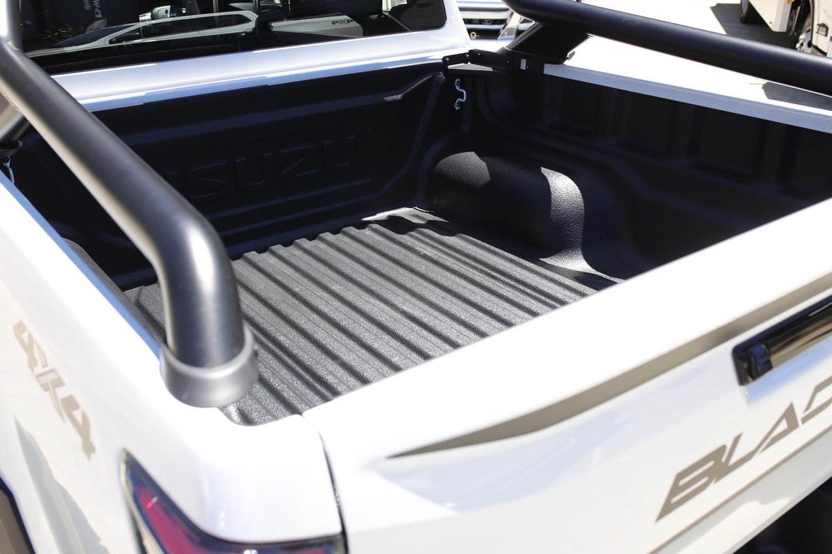 2025 Isuzu D-MAX BLADE MY25.5 4X4 Dual Range image 27