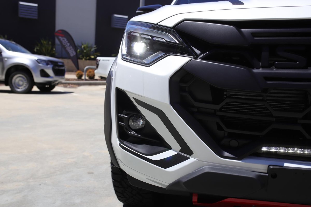 2025 Isuzu D-MAX BLADE MY25.5 4X4 Dual Range image 14