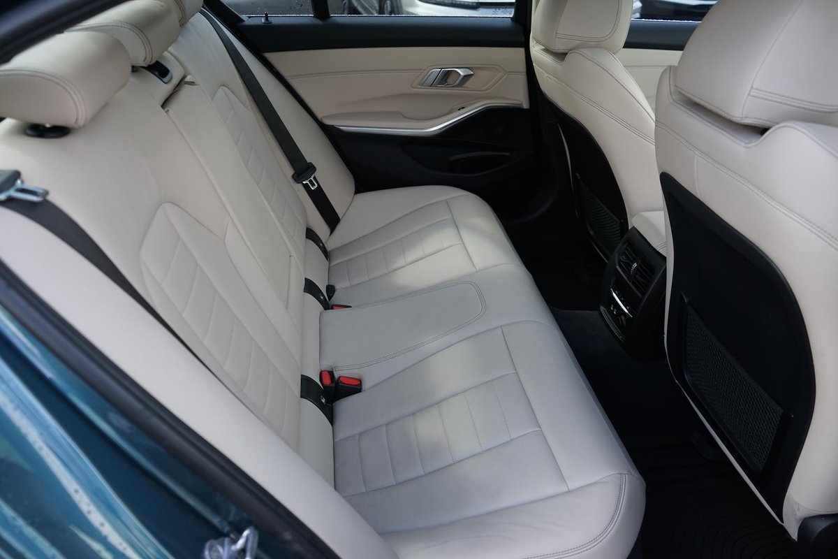 2019 BMW 3 Series 330i Luxury Line G20 image 11