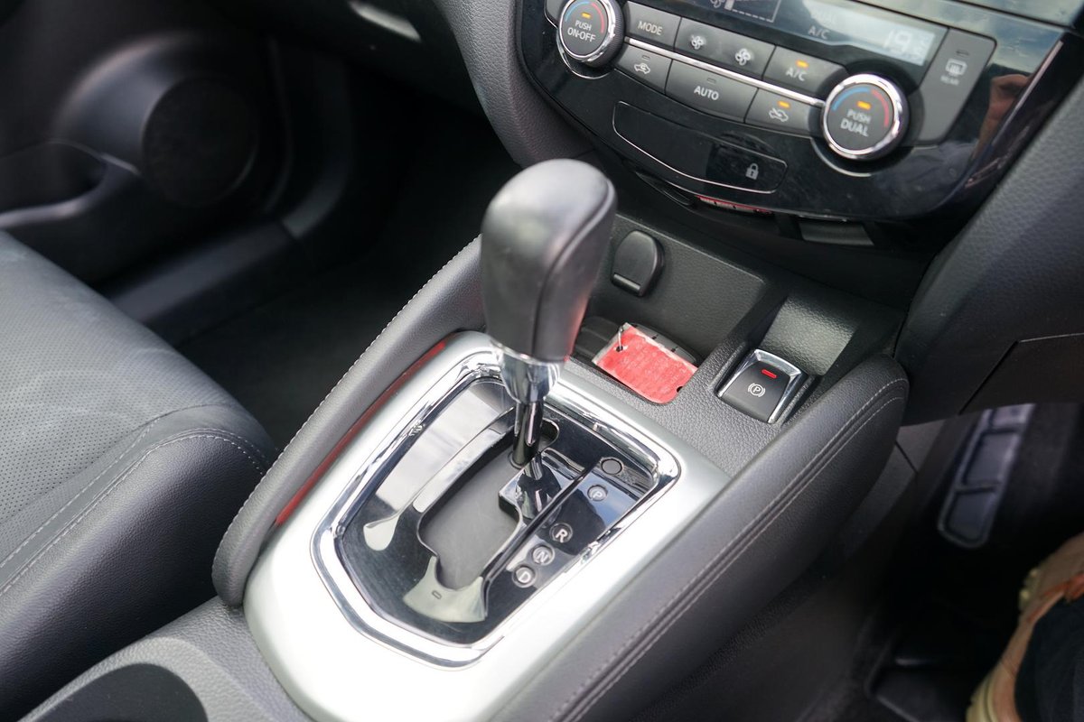 2014 Nissan QASHQAI Ti J11 image 16