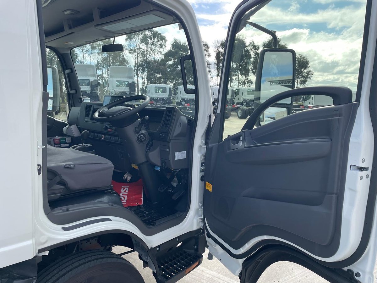 2026 Isuzu N Series image 17