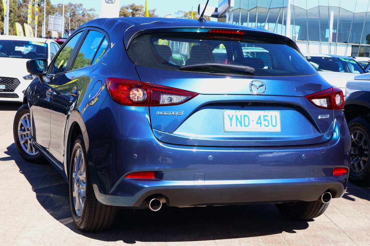 2018 Mazda 3 Touring BN Series image 4